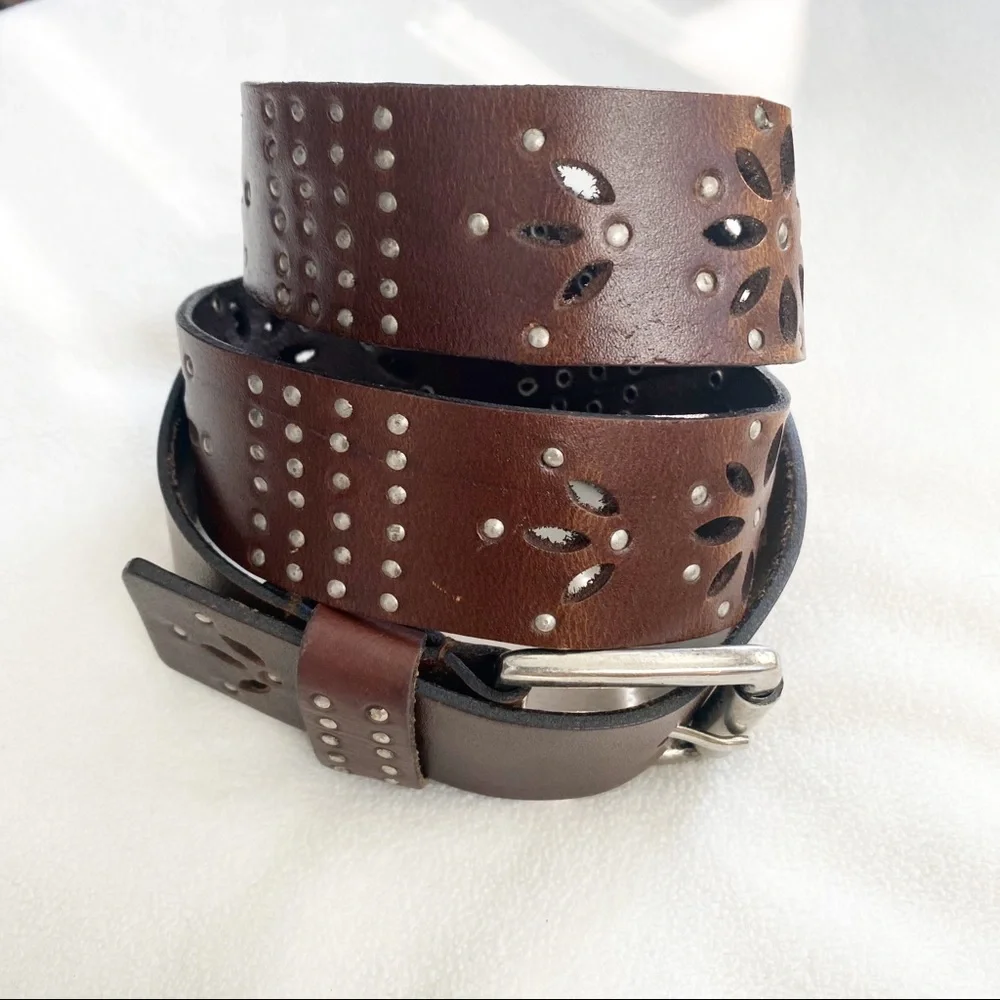 Calvin Klein Brown Leather Belt With Silver Buckle Size Medium With Flaw